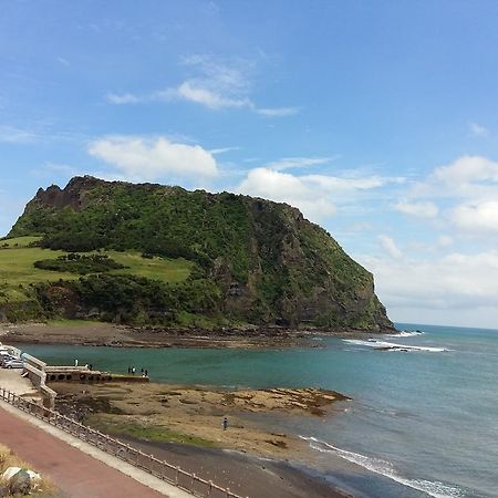 Nice View Guesthouse Seogwipo Esterno foto
