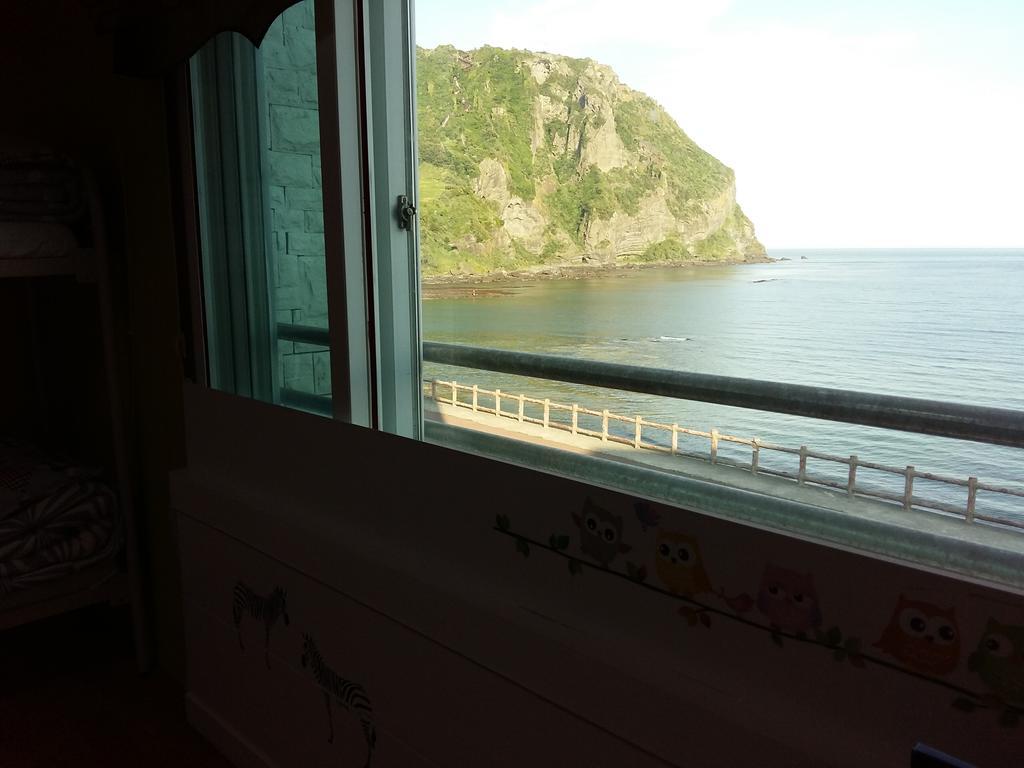 Nice View Guesthouse Seogwipo Esterno foto