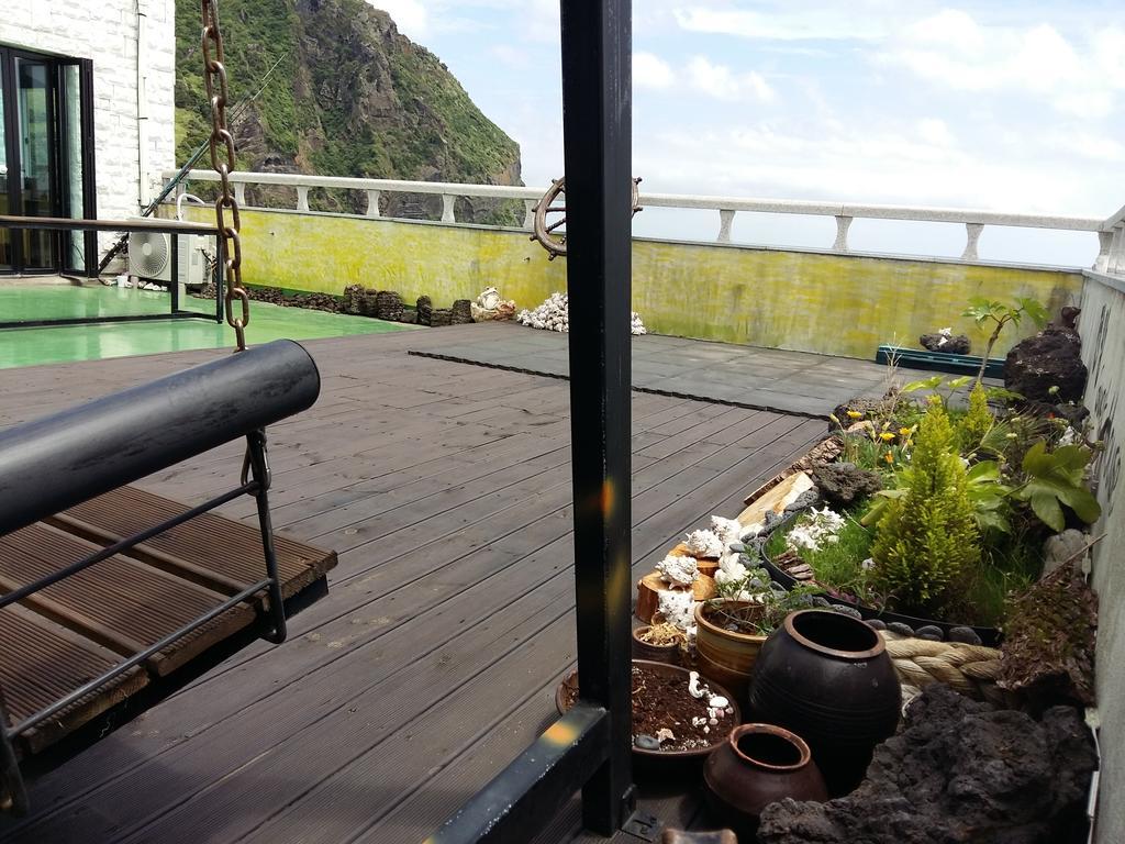 Nice View Guesthouse Seogwipo Esterno foto