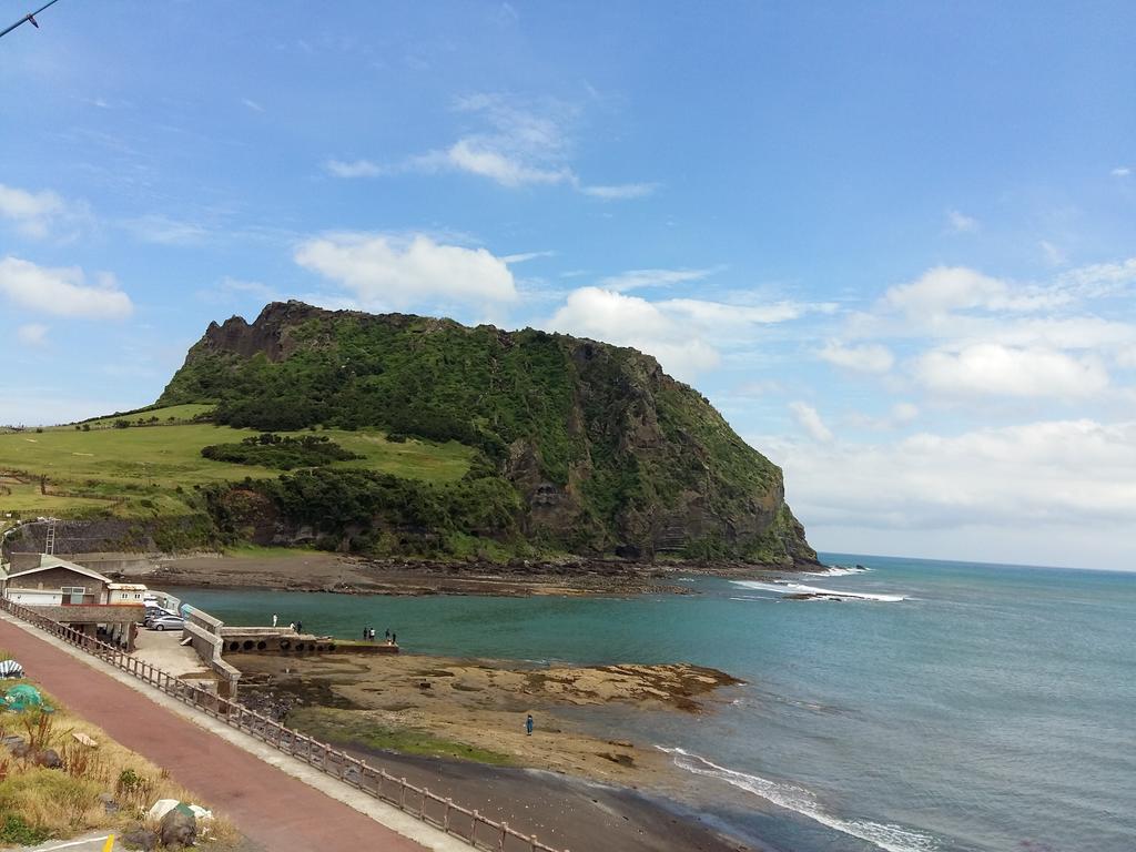 Nice View Guesthouse Seogwipo Esterno foto