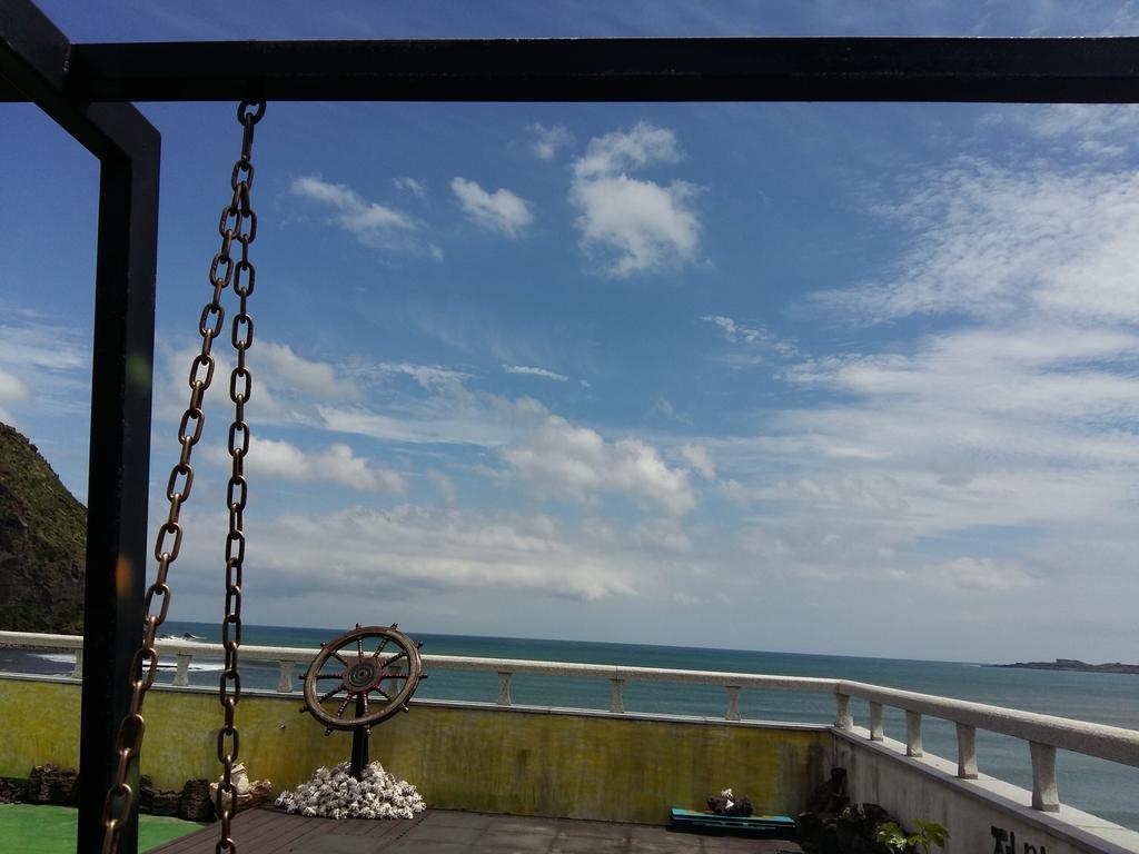 Nice View Guesthouse Seogwipo Esterno foto
