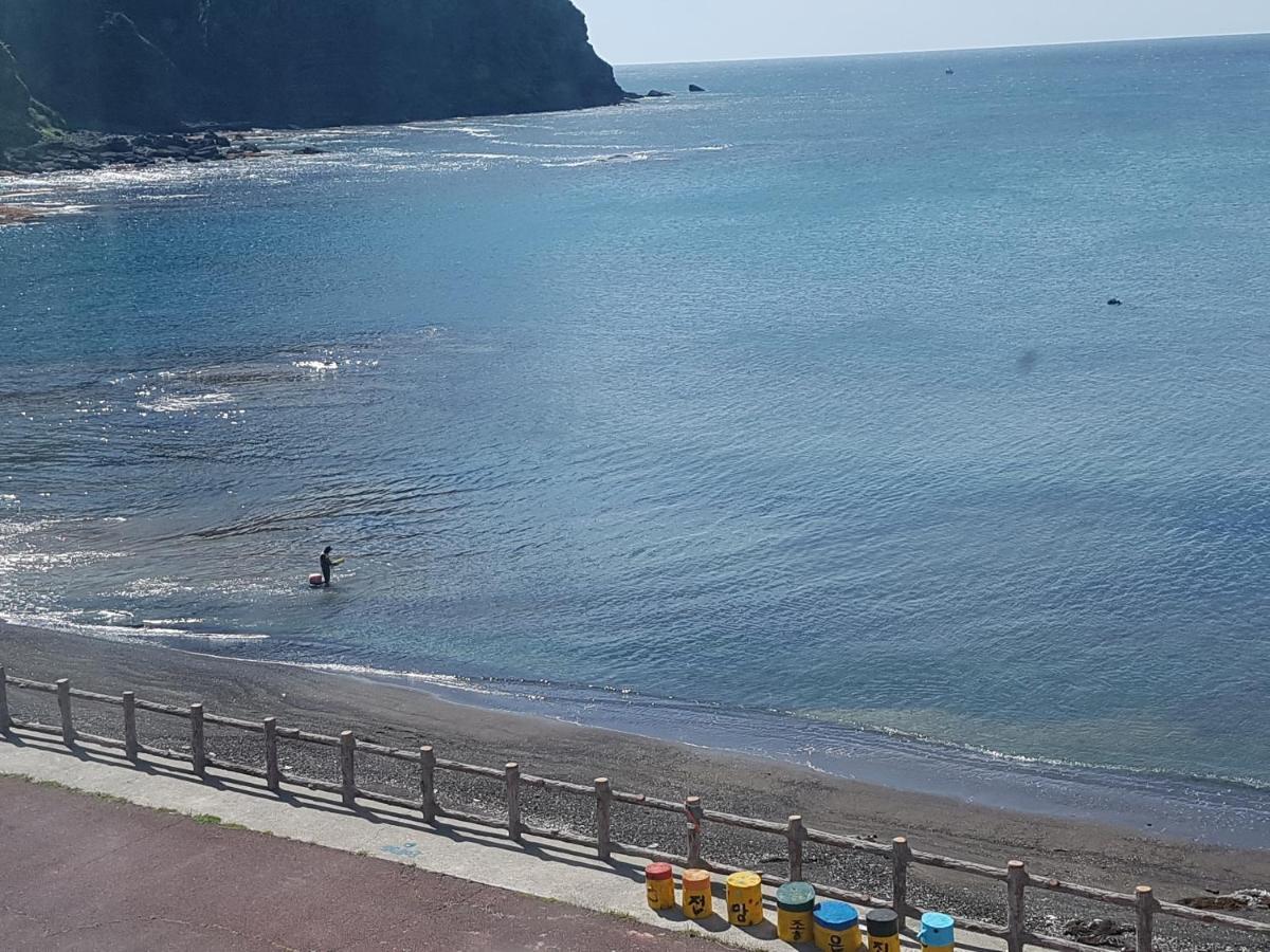 Nice View Guesthouse Seogwipo Esterno foto