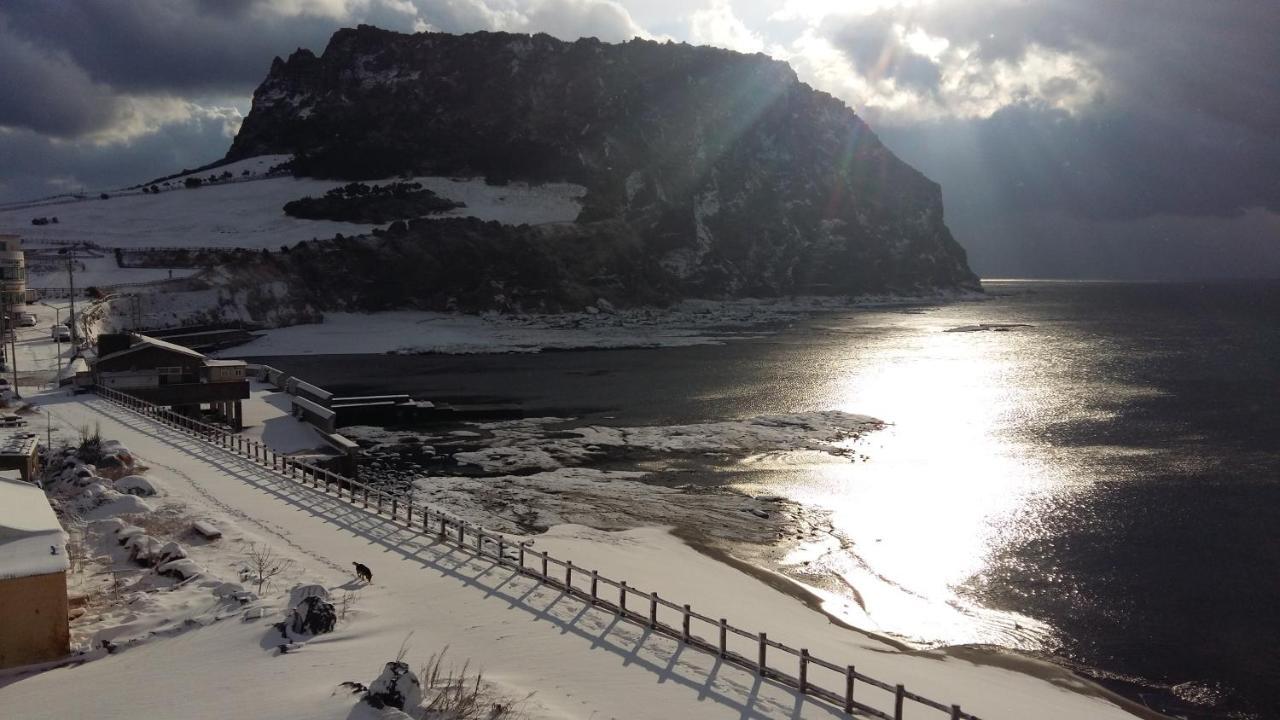 Nice View Guesthouse Seogwipo Esterno foto